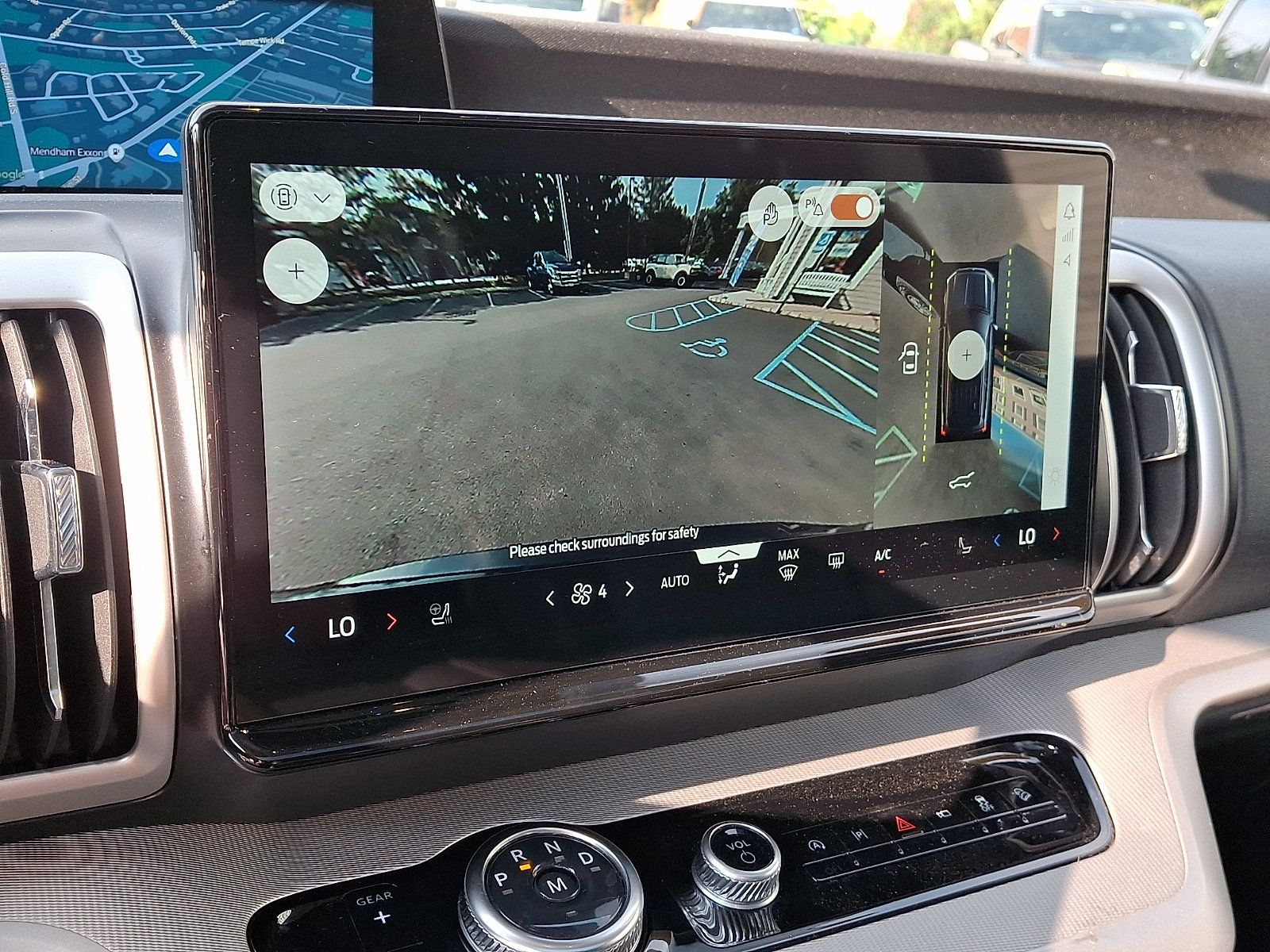 Used 2025 Ford Expedition Active AWD/4WD image 21