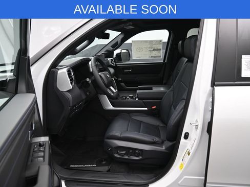 Used 2025 Toyota Sequoia Platinum AWD/4WD image 9