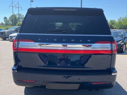 Used 2018 Lincoln Navigator Reserve w/ Technology Package AWD/4WD image 5