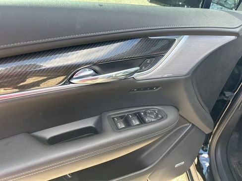 Used 2024 Cadillac XT6 Sport w/ LPO, Onyx Lite Package image 8