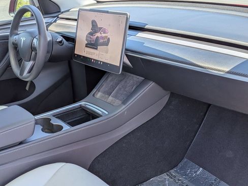 Used 2023 Tesla Model Y Performance AWD/4WD image 28