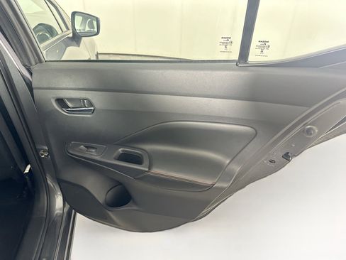 Used 2024 Nissan Versa SR image 28