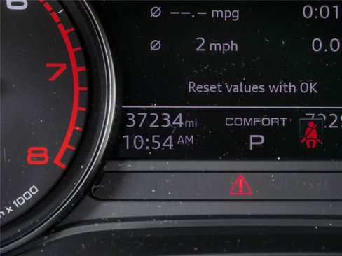 Used 2022 Audi Q5 2.0T Premium w/ Convenience Package AWD/4WD image 11