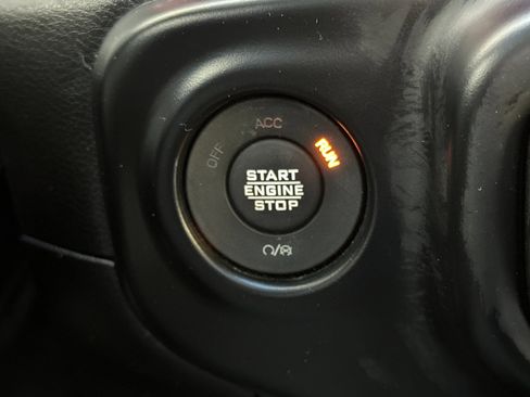 Used 2022 Jeep Gladiator Rubicon image 25