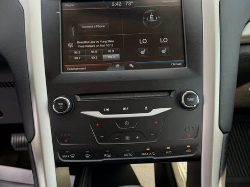 Used 2014 Ford Fusion SE w/ Equipment Group 202A FWD image 14