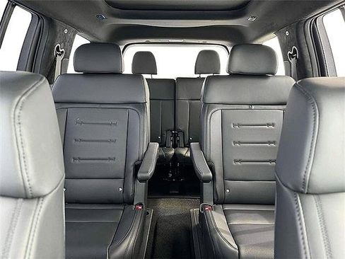 Used 2025 Hyundai Santa Fe Calligraphy image 18