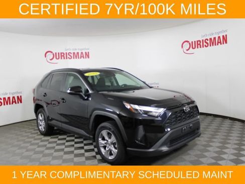 Used 2025 Toyota RAV4 XLE AWD/4WD image 12