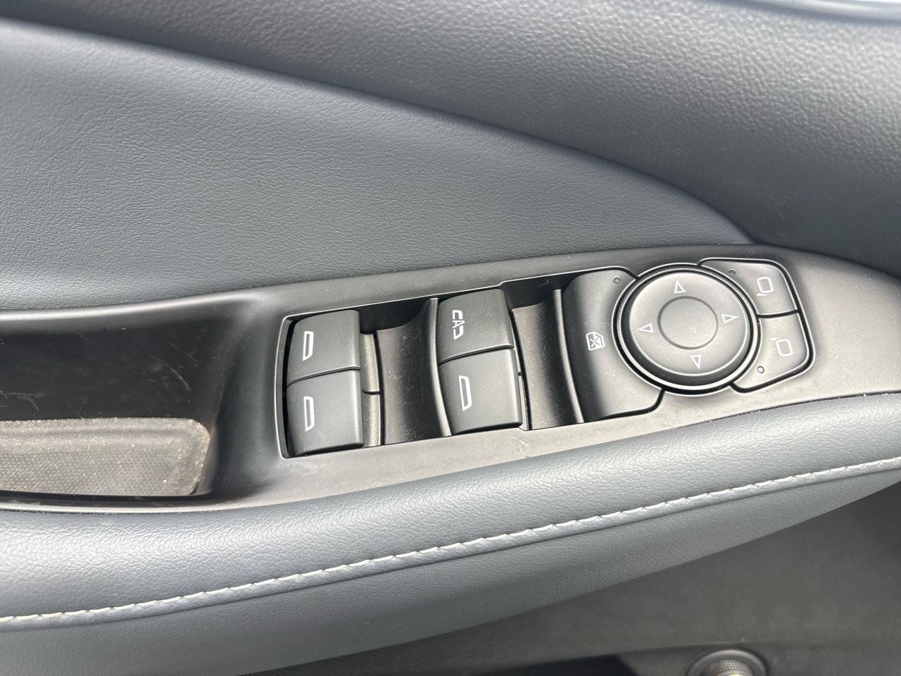 Used 2023 Buick Enclave Essence w/ Experience Buick Package FWD image 10