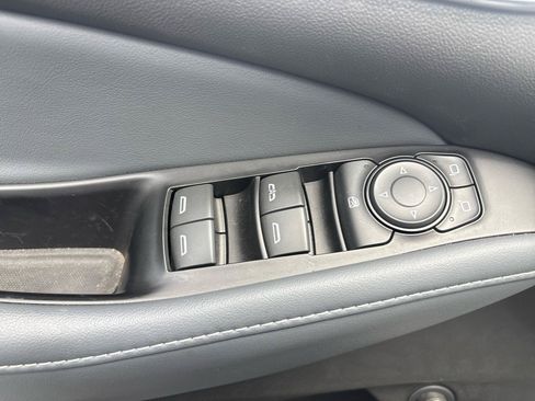 Used 2023 Buick Enclave Essence w/ Experience Buick Package FWD image 10