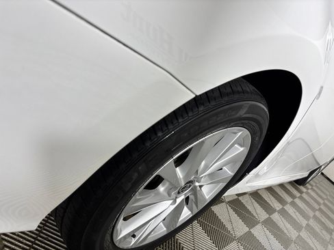 Used 2022 Toyota Camry LE w/ Carpet Mat Package (TMS) FWD image 34