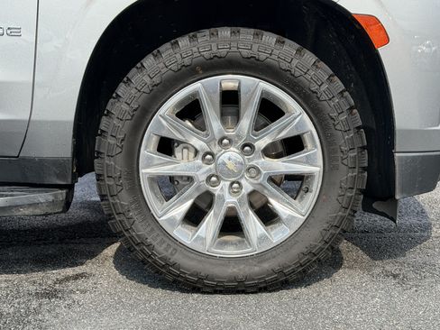 Used 2023 Chevrolet Tahoe Premier AWD/4WD image 13