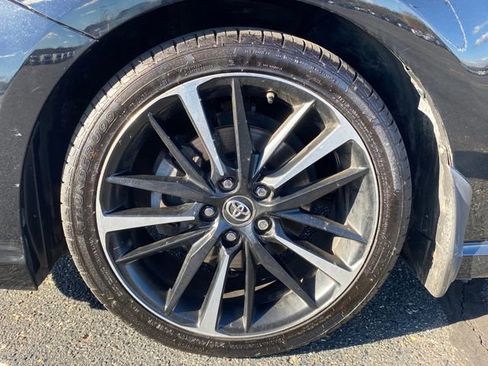 Used 2018 Toyota Camry XSE image 22