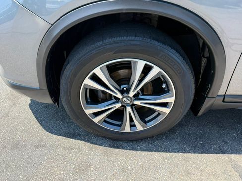 Used 2017 Nissan Rogue SL w/ SL Premium Package AWD/4WD image 4