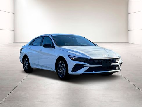 New 2025 Hyundai Elantra Sport image 11