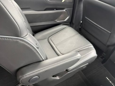Used 2025 INFINITI QX80 Sensory AWD/4WD image 37