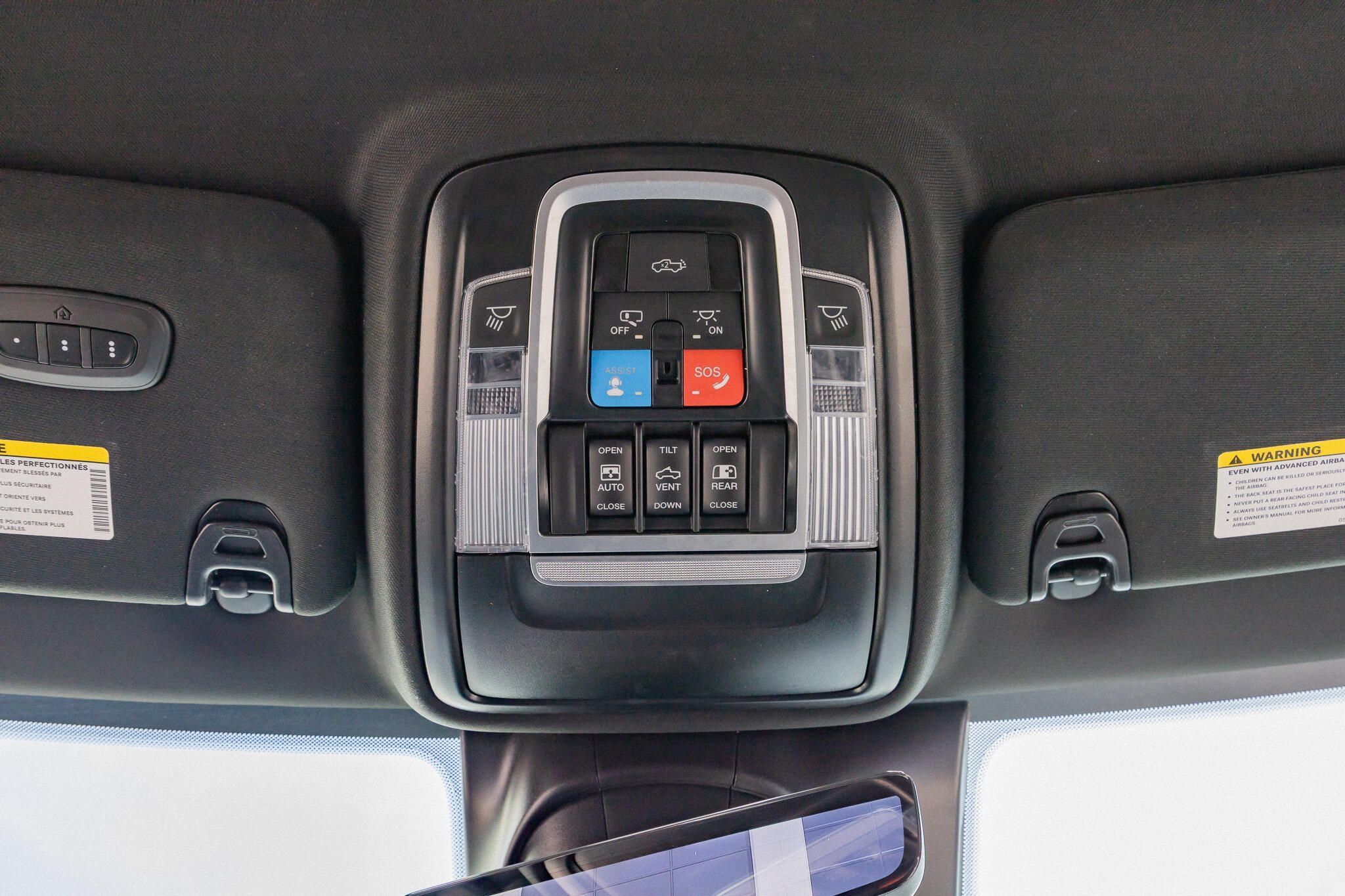 Used 2025 RAM 3500 Limited AWD/4WD image 29