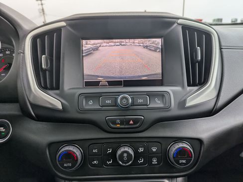 Used 2022 GMC Terrain SLE w/ Driver Convenience Package image 16