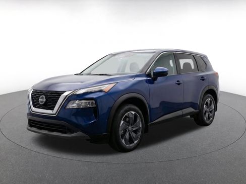 Used 2025 Nissan Rogue SV AWD/4WD image 3