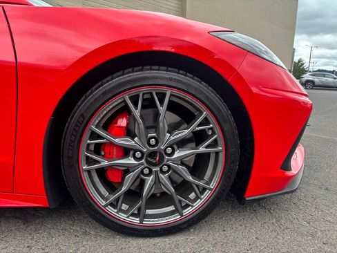 Used 2024 Chevrolet Corvette Stingray Preferred Cpe w/ Z51 Performance Package RWD image 2