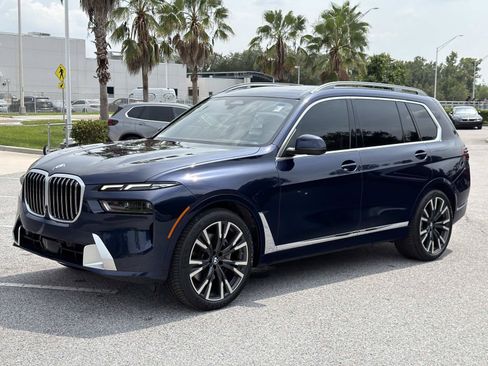 Used 2024 BMW X7 xDrive40i w/ Premium Package AWD/4WD image 8