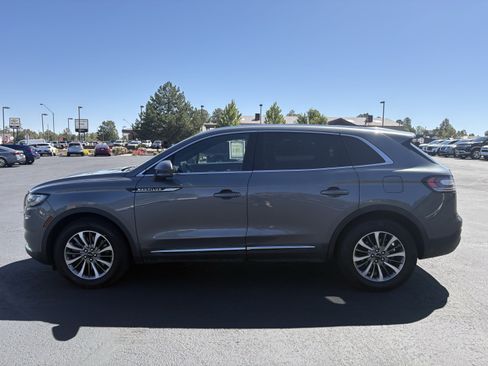 Used 2022 Lincoln Nautilus Reserve FWD image 7