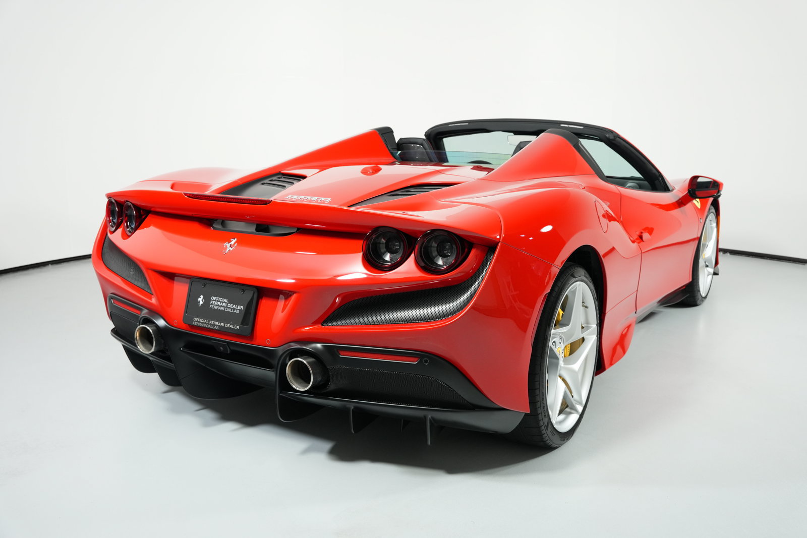 Certified 2022 Ferrari F8 Spider RWD image 25