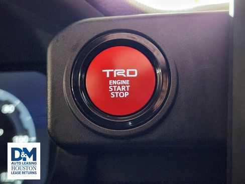 Used 2024 Toyota Tacoma TRD Off-Road image 29