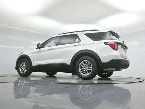 New 2026 Ford Explorer Active RWD image 47