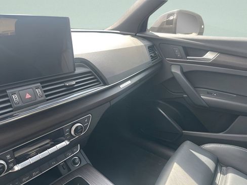 Used 2023 Audi Q5 2.0T Premium w/ Convenience Package image 22