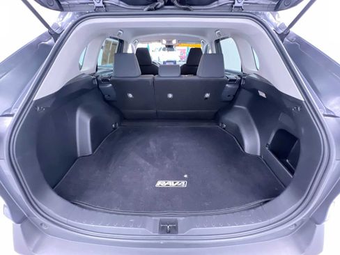Used 2019 Toyota RAV4 LE w/ Carpet Mat Package FWD image 42
