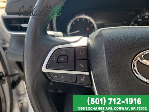 Used 2024 Toyota Highlander LE image 14