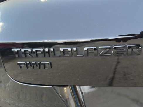 Used 2023 Chevrolet TrailBlazer RS w/ Sun and Liftgate Package image 47