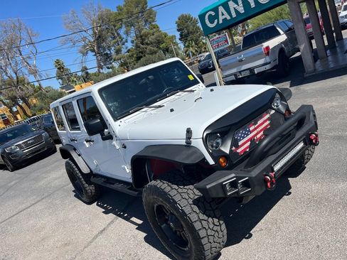 Used 2012 Jeep Wrangler Unlimited Sahara w/ Connectivity Group AWD/4WD image 45