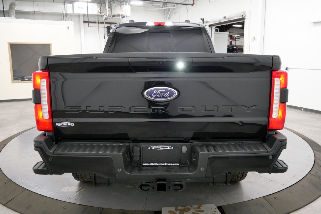 Used 2023 Ford F250 Lariat w/ Lariat Ultimate Package AWD/4WD image 7