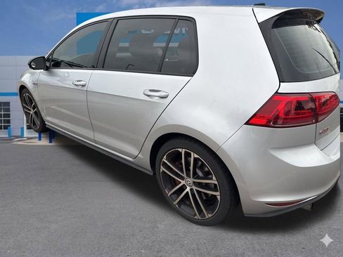 Used 2017 Volkswagen Golf 4-Door FWD image 2