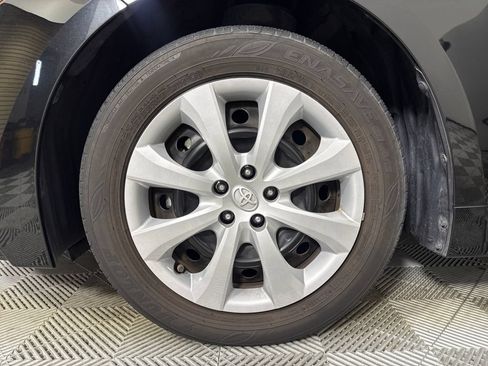 Used 2022 Toyota Corolla LE FWD image 17