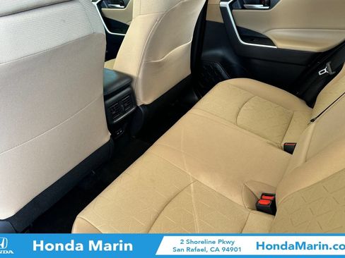 Used 2025 Toyota RAV4 XLE FWD image 14