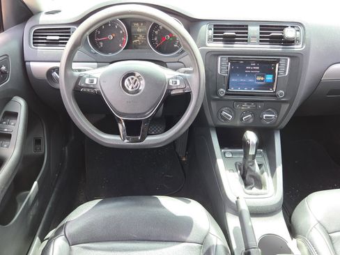 Used 2016 Volkswagen Jetta SE FWD image 11