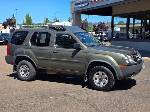Used 2004 Nissan Xterra XE w/ (Tow) Tow Pkg AWD/4WD image 3