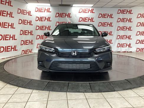 Used 2024 Honda Civic EX image 2