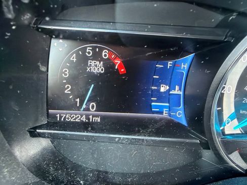 Used 2017 Ford Explorer XLT w/ Equipment Group 202A FWD image 7