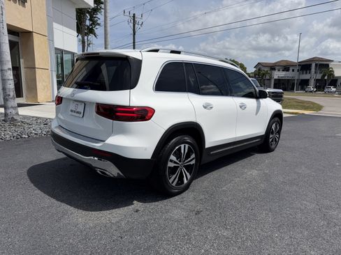 Used 2025 Mercedes-Benz GLB 250 image 3