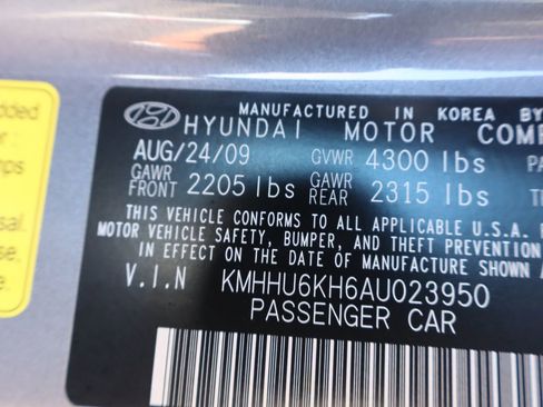 Used 2010 Hyundai Genesis 3.8 image 48