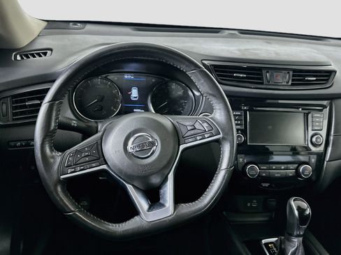 Used 2019 Nissan Rogue SV AWD/4WD image 17
