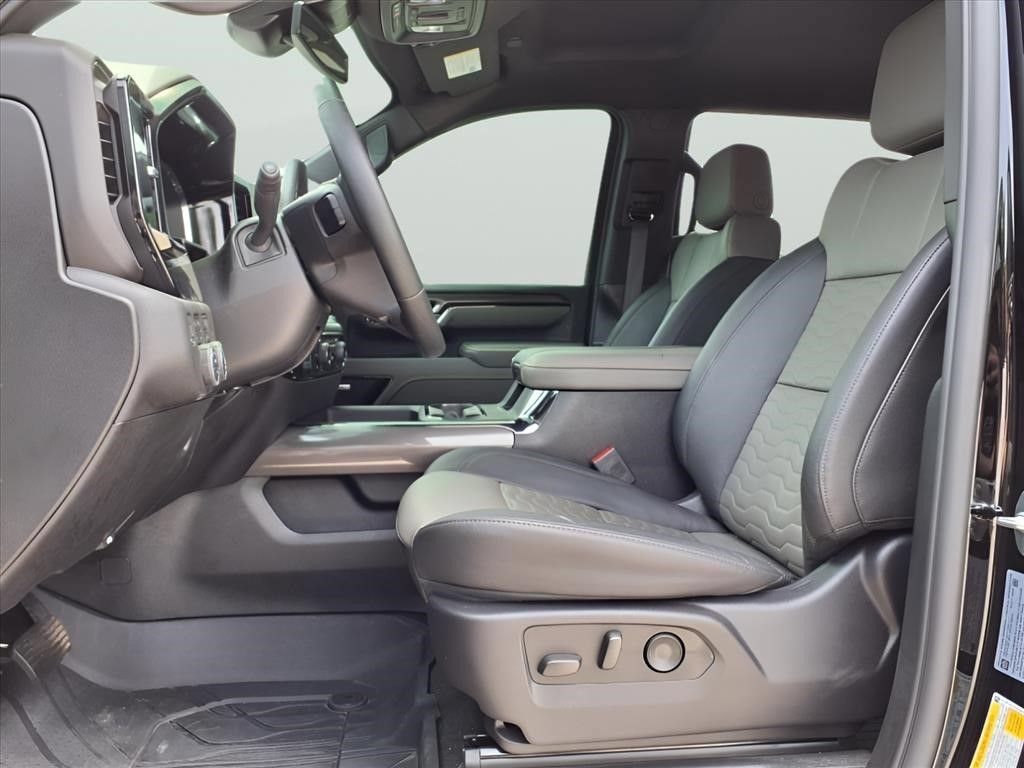 Certified 2025 Chevrolet Silverado 2500 ZR2 AWD/4WD image 17
