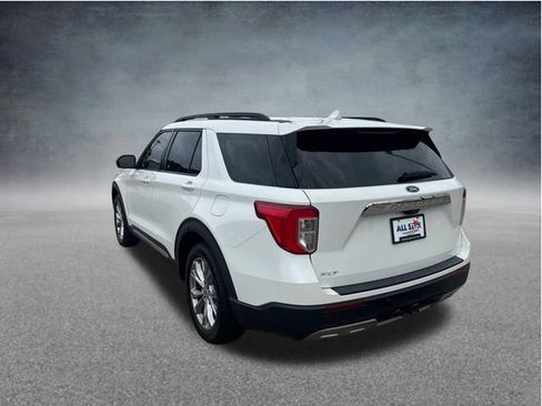 Used 2023 Ford Explorer XLT w/ Equipment Group 202A RWD image 8