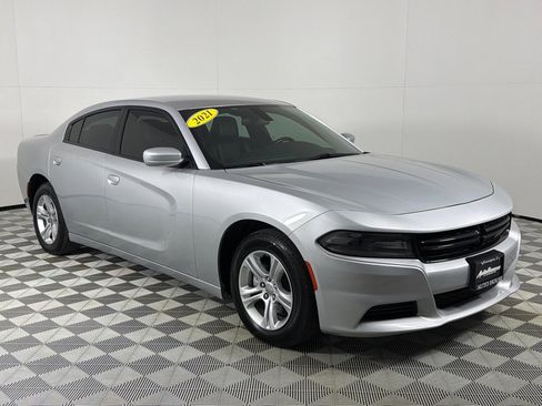 Used 2021 Dodge Charger SXT w/ Leather Interior Group image 3