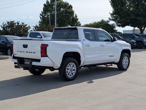 Certified 2026 Toyota Tacoma SR5 AWD/4WD image 6