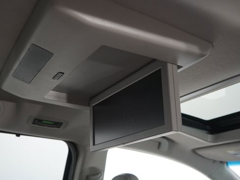 Used 2013 Toyota Sienna XLE w/ Entertainment Pkg image 18