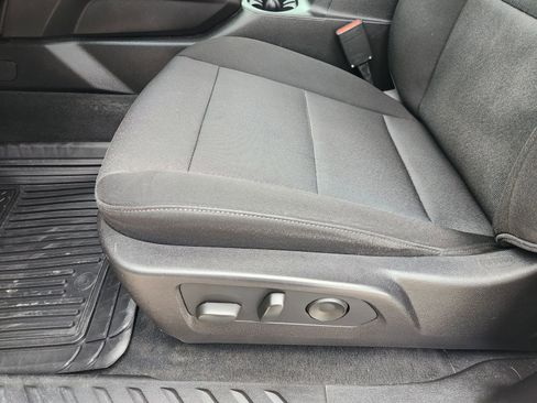 Used 2024 Chevrolet Colorado W/T w/ WT Convenience Package II AWD/4WD image 28